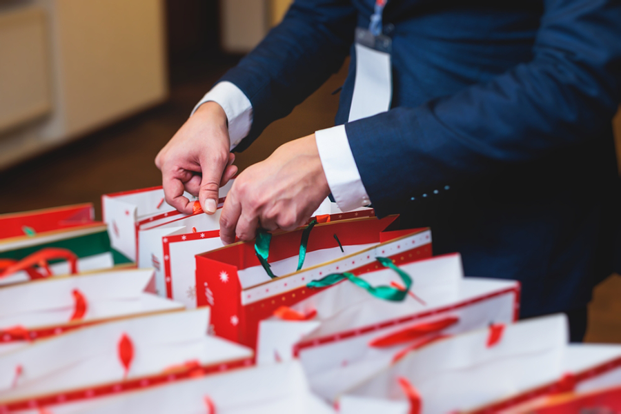 Vous recherchez un cadeau original et personnalisé à offrir à vos clients et collaborateurs ? Découvrez le chocolat personnalisé
