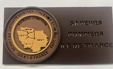 Chocolat personnalisé avec logo imprimé et découpé